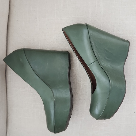 Kork-Ease | Julianna Leather Green Wedge Size. 6.5 - Picture 4 of 7